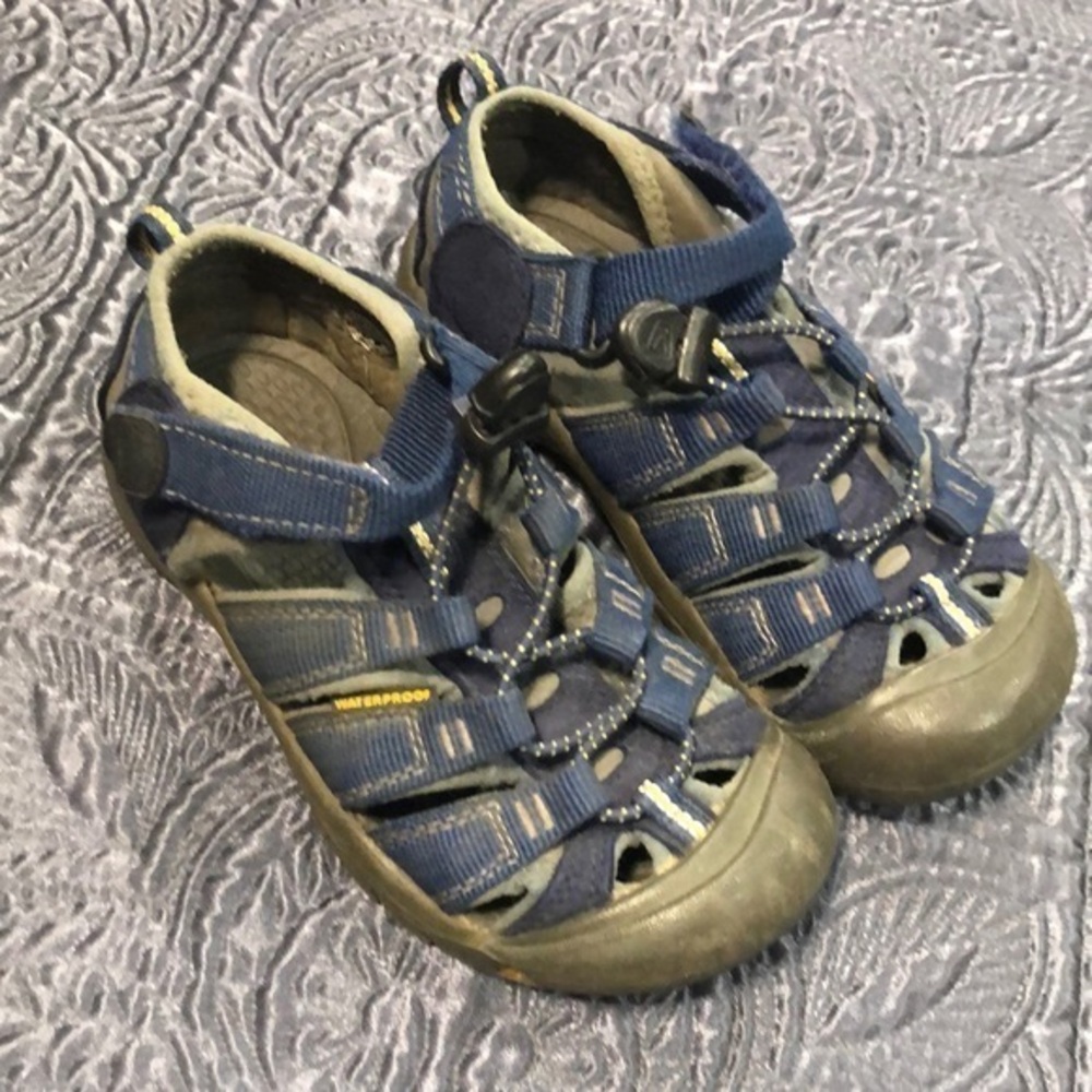 Keen kids size 13 sandals‎ blue